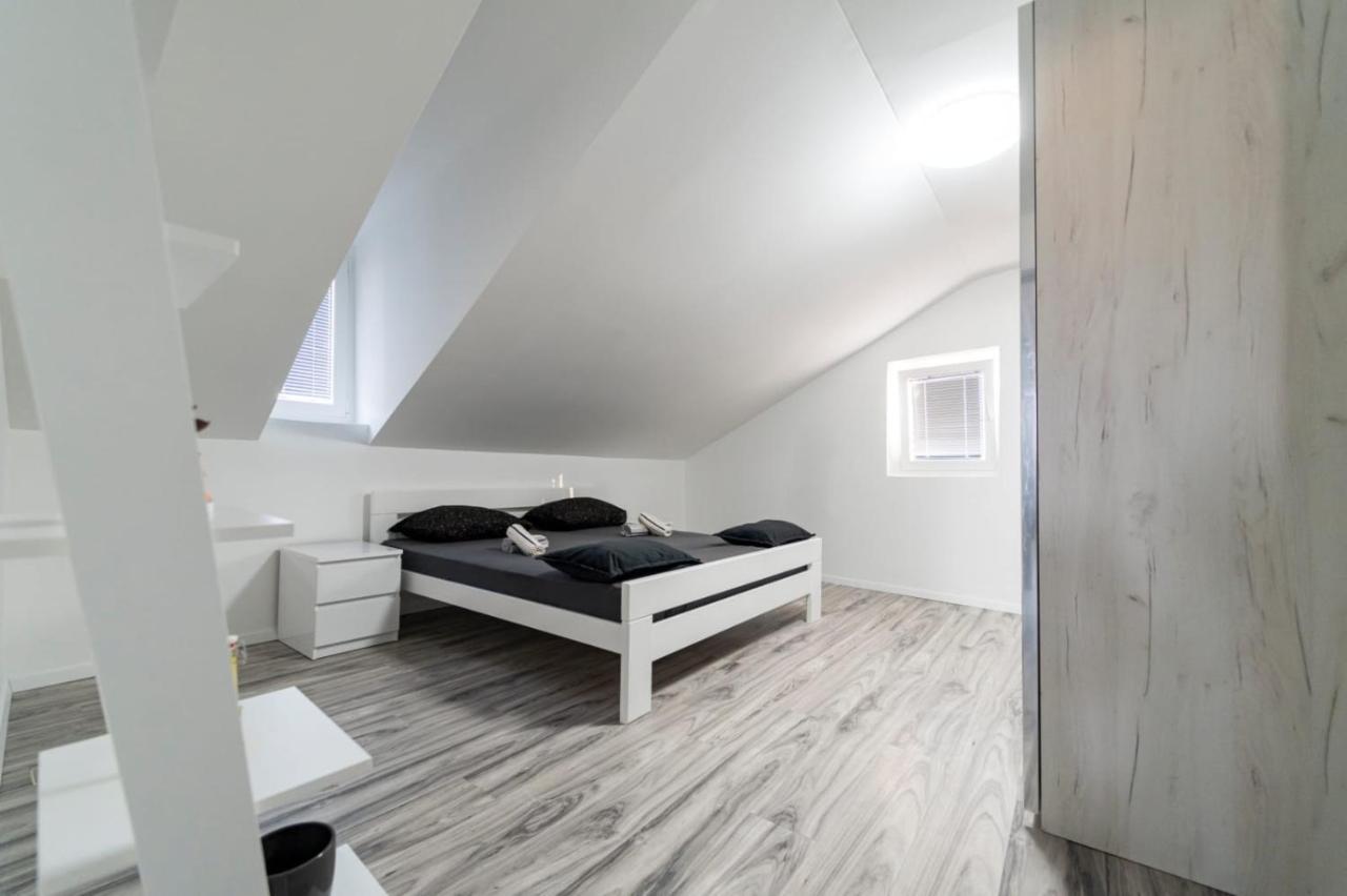 City Center Mayess Aparment Zadar Exterior photo